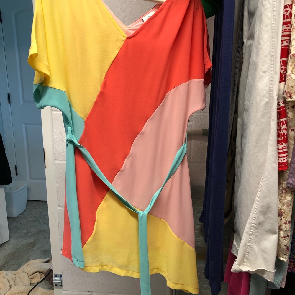 Cute Top! - Picture 3 of 5